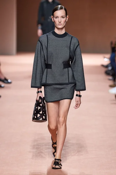 Look 30
